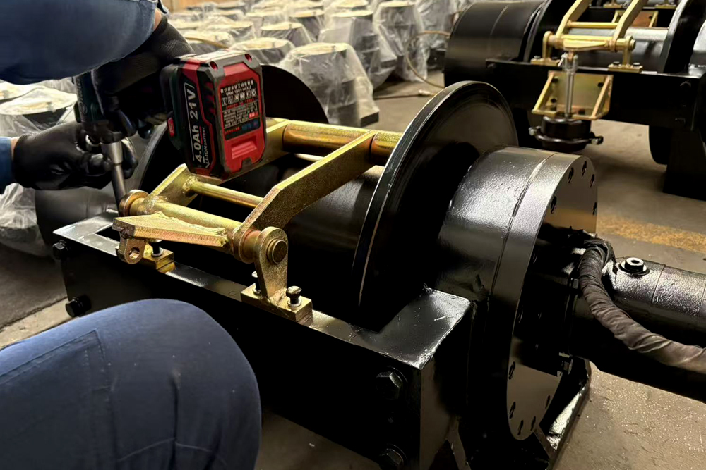 Custom Hydraulic Winch