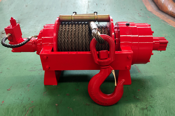How does a hydraulic winch work